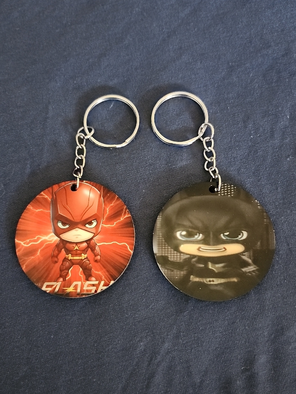 👉*NEW* 2 DC COMICS CHIBI STYLE KEYCHAINS FEATURING BATMAN & THE FLASH